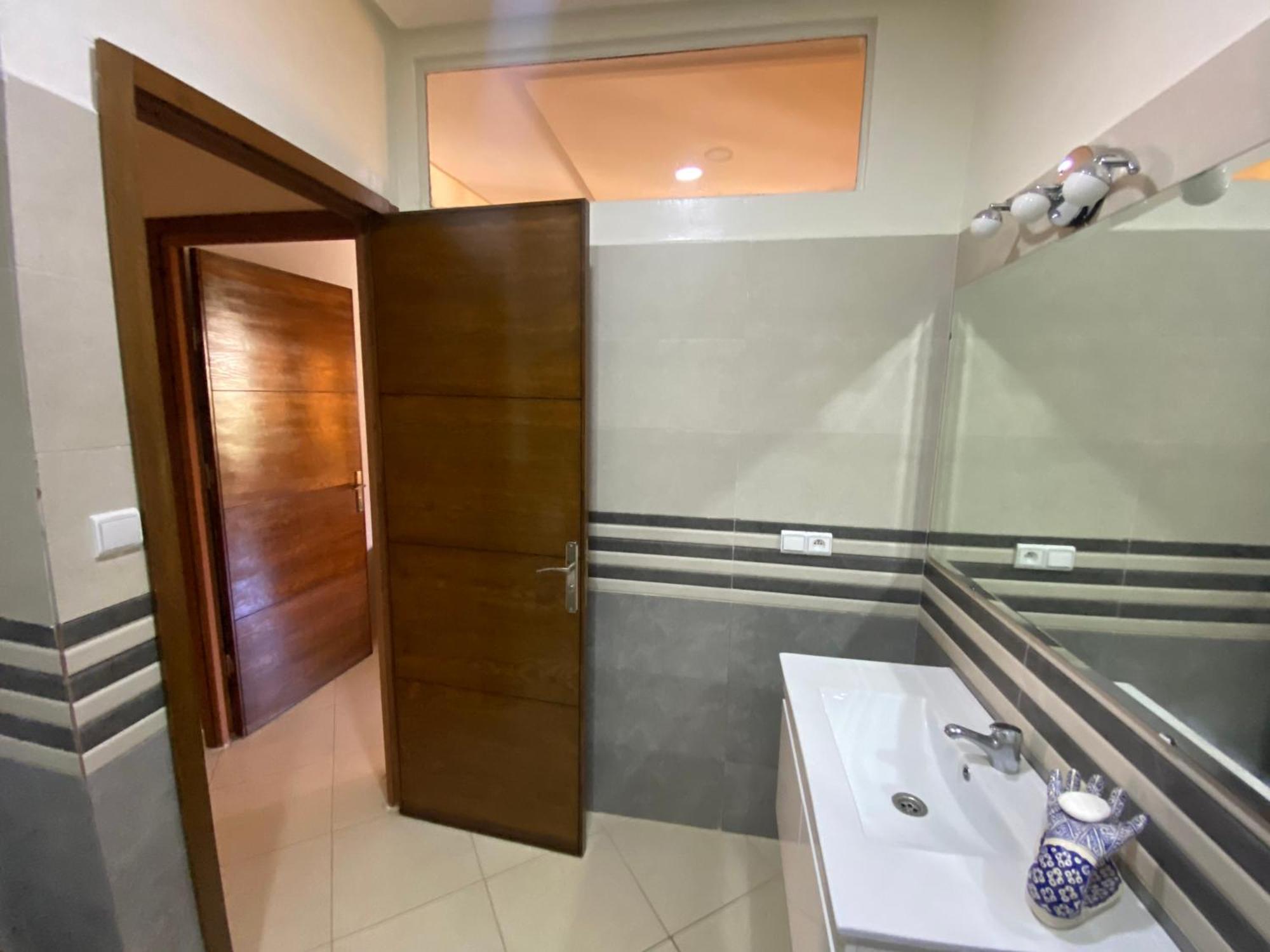 Central 2-Bedrooms W/ Balcony@Downtown Mers Sultan Casablanca Kültér fotó